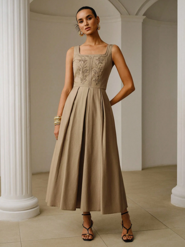 Vestido elegante con cuello cuadrado y bordado